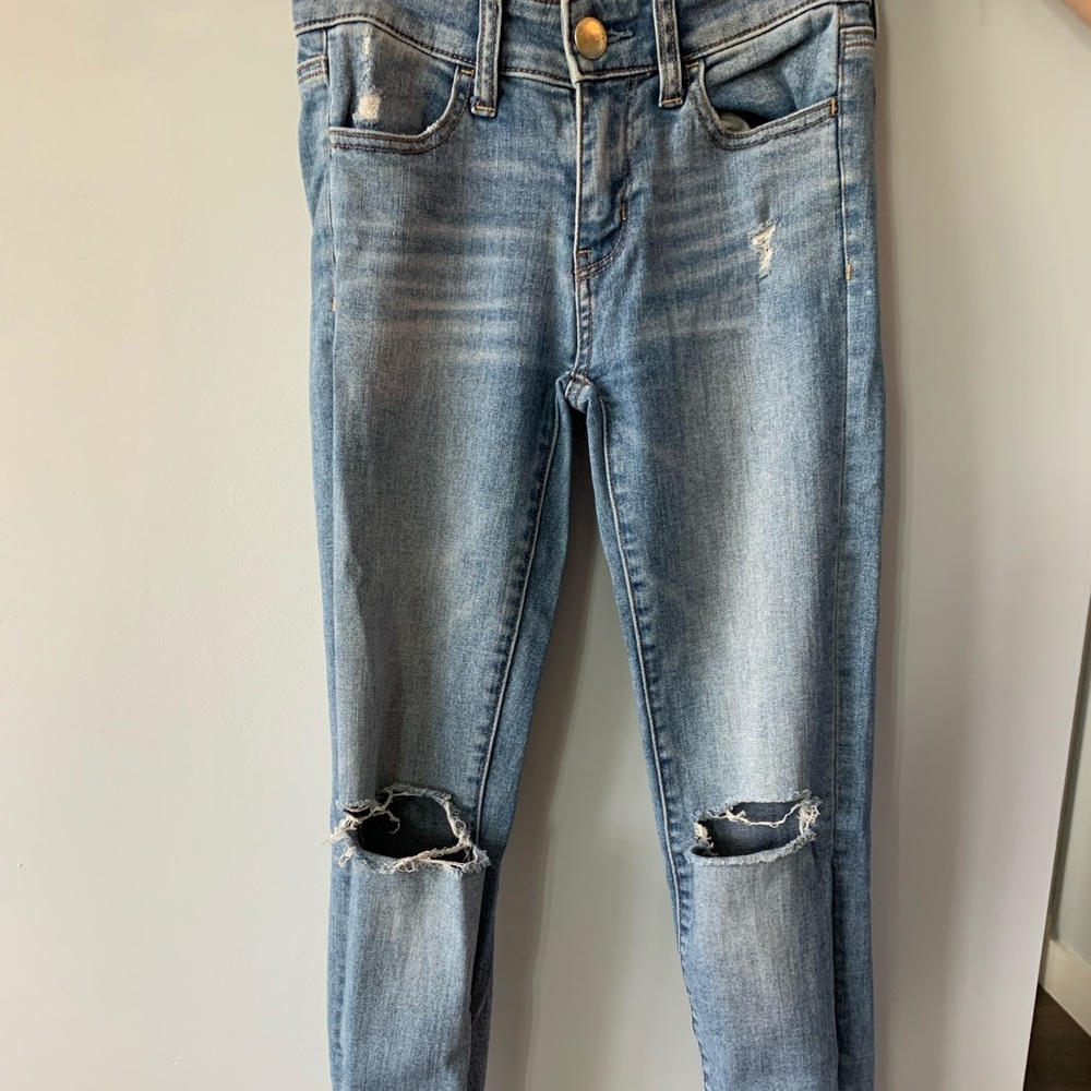 Distressed American Eagle super stretch jegging